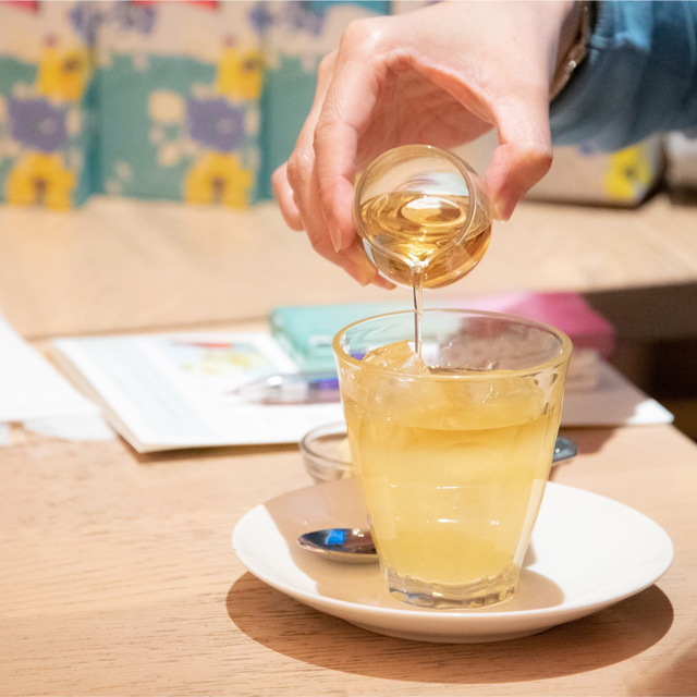 【レポート報告】「香り高いアイスティーの淹れ方『オンザロックス』と、水出しティーのアレンジを楽しみましょう」丸の内新丸ビル