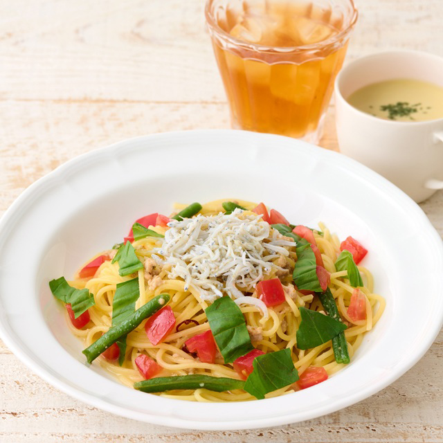 しらすとトマトのぺペロンチーノ